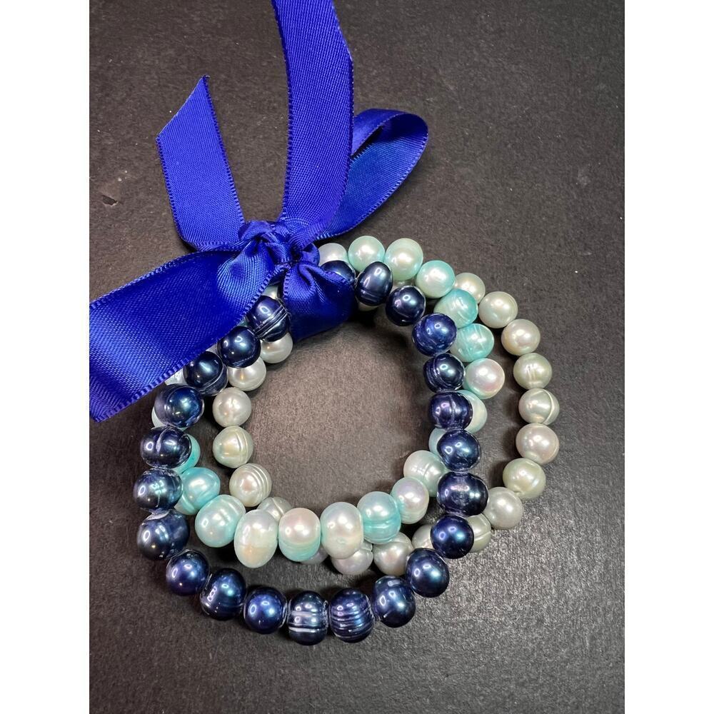 Set of three freshwater pearl shades of blue stretch bracelets